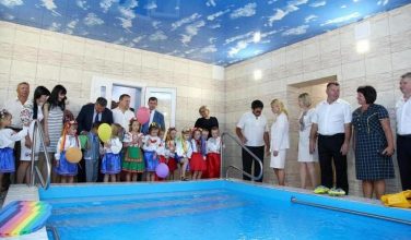 В Глушковском детсаду восстановили бассейн и отремонтировали актовый зал (видео)