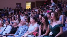 В Харькове прошли выпускные вечера