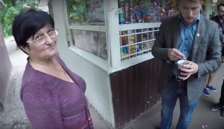 В киоске на Салтовке регулярно продают детям сигареты