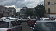 Харьковчане предлагают запретить парковаться на Пушкинской