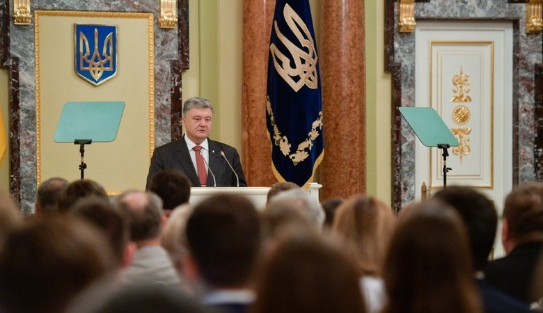 Порошенко: Мы уже заложили фундамент для новой системы здравоохранения (видео)