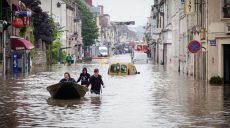 Ливни во Франции. Мужчина утонул в собственной машине