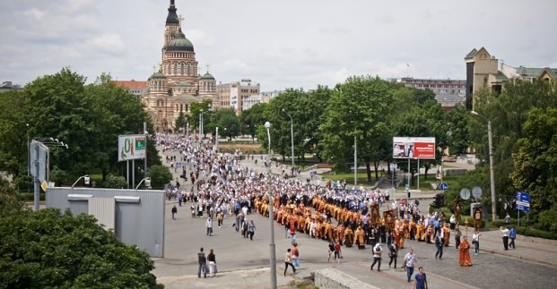 Движение по центру Харькова перекрывается на время крестного хода