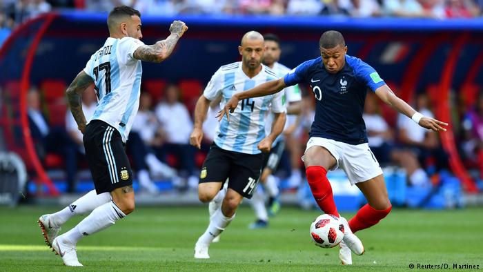 Франция вышла в 1/4 финала чемпионата мира по футболу