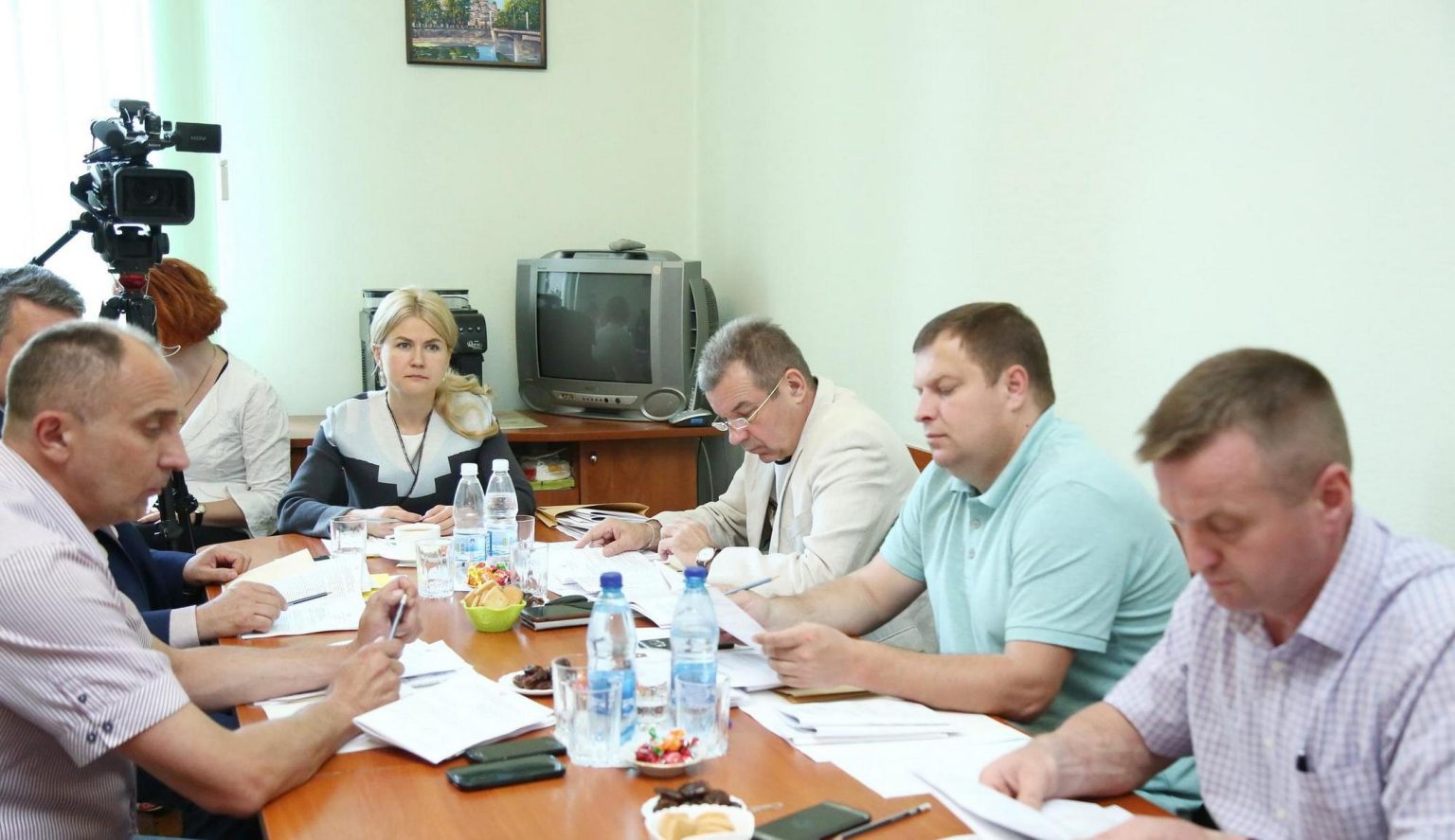 Деньги на коллектор в Лозовой, больницу для чернобыльцев и матпомощь. Выделение финансирования рассмотрят на сессии облсовета (видео)