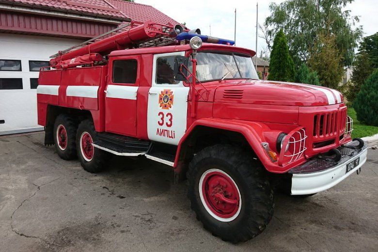 За один день в пожарах сгорели две летние кухни