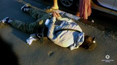 В Харькове задержали мужчину, который ударил ножом прохожего