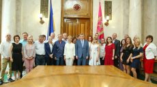 Светличная: работники СМИ являются тем звеном, которое объединяет голос народа и власти