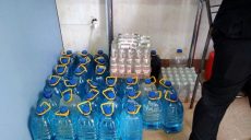 В Харькове хранили водку и коньяк в 5-литровых пластиковых бутылках