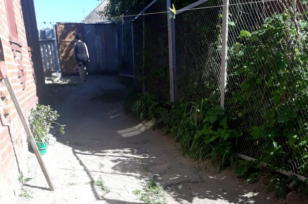 Парень на Харьковщине из ревности избил свою несовершеннолетнюю подругу