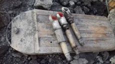 Местные жители Донбасса нелегально добывают уголь в заброшенных шахтах (фото)