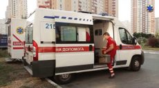 В Харькове из окна квартиры выпала трехлетняя девочка