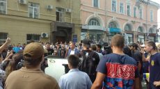 Руденко кинули в мусорный бак