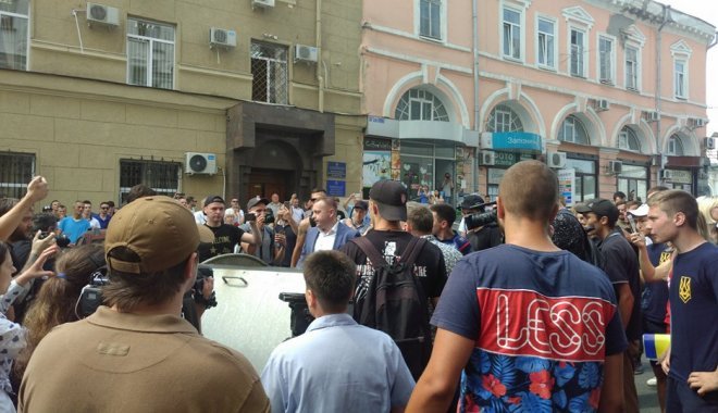 Руденко кинули в мусорный бак