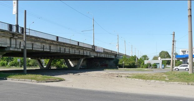 На проспекте Льва Ландау до конца августа будет изменено движение транспорта