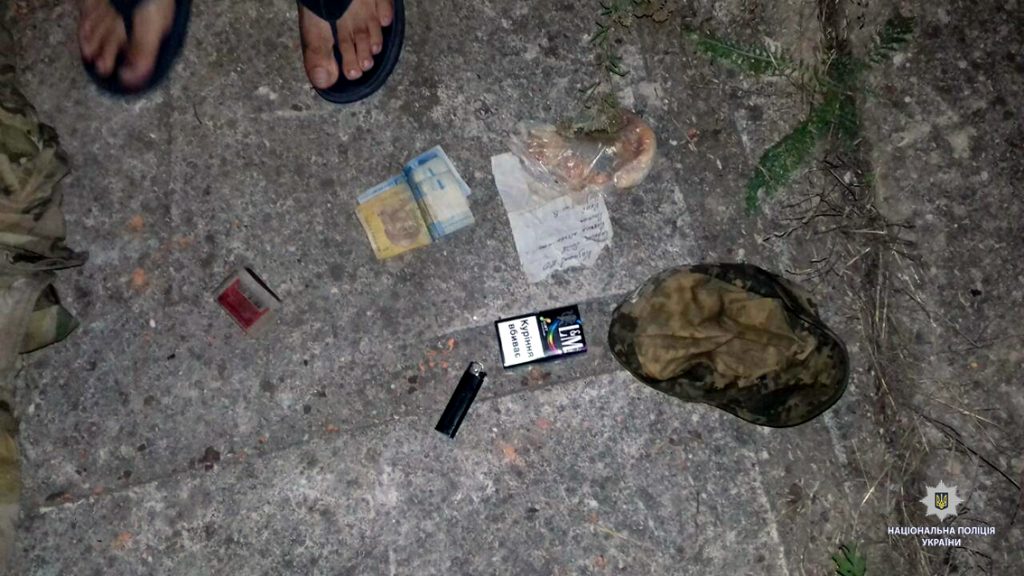 Под Харьковом нашли тело военного в канализационном коллекторе (фото)