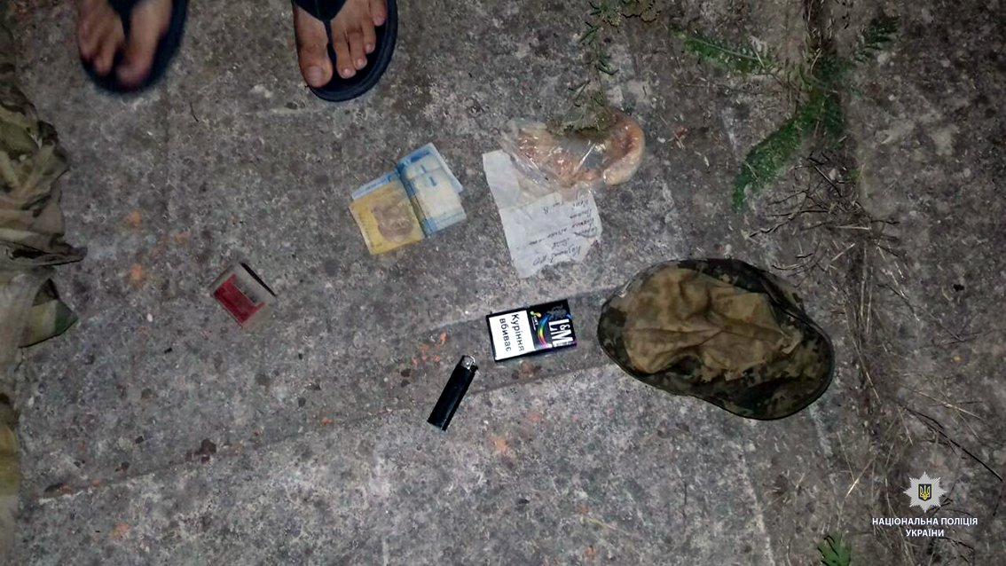 Под Харьковом нашли тело военного в канализационном коллекторе (фото)