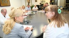 Юлия Светличная провела в областной больнице прием работников учреждения (видео)