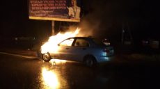В Чугуеве во время движения загорелось такси (фото)