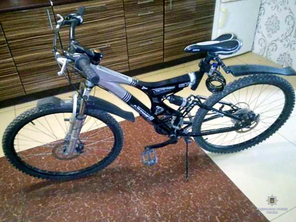 Под Харьковом мужчина украл велосипед у подростка