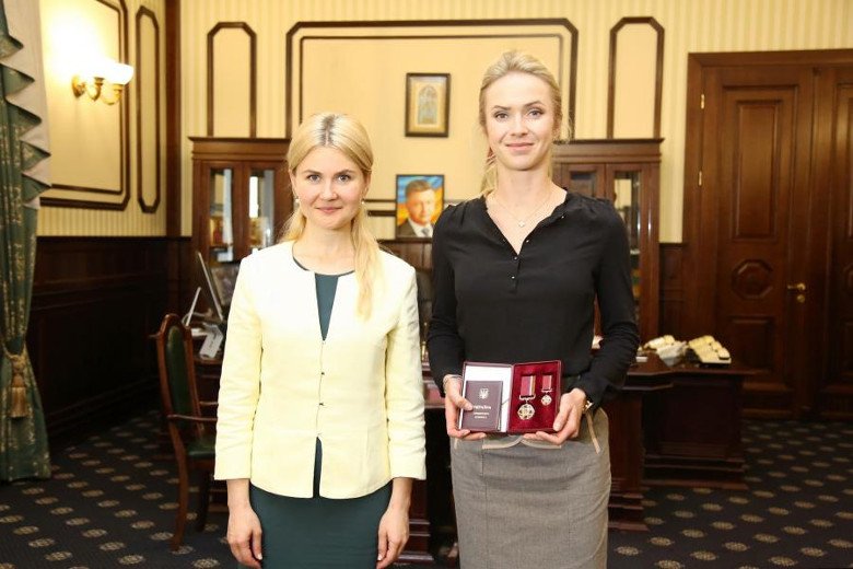 Элина Свитолина получила государственную награду из рук главы ХОГА (фото)