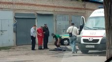 В спальном районе Харькова обнаружили тело неизвестного