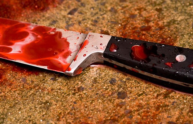 Купянский парень пытался убить себя ножом