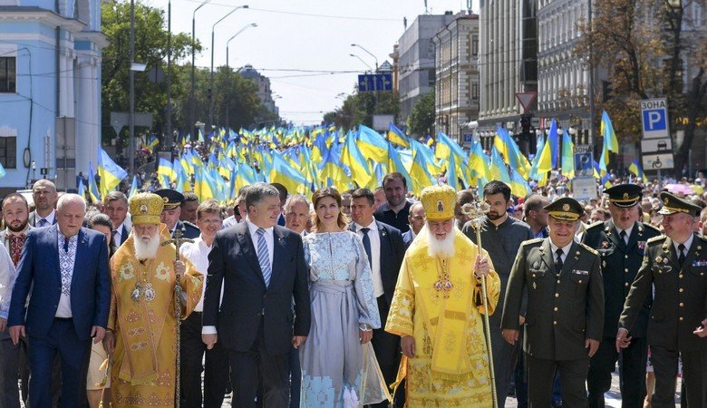 Миллионы украинцев ожидают автокефалии Православной Церкви, которая завершит утверждение независимости Украины – Порошенко (видео)