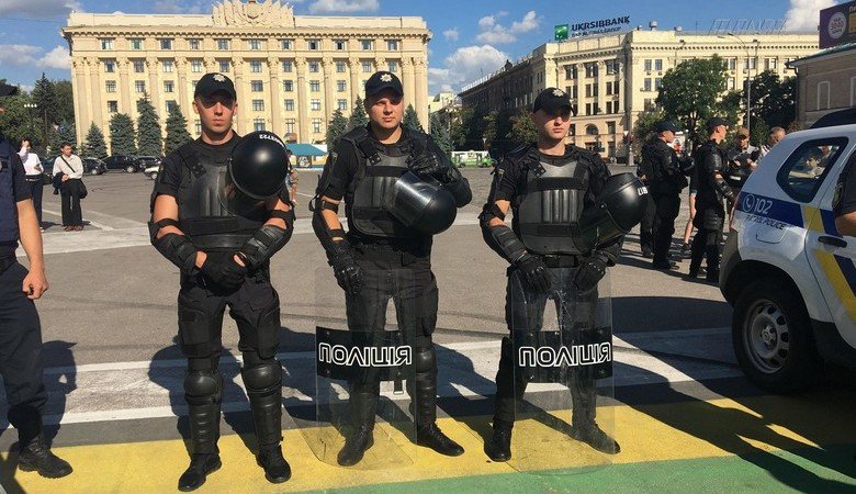 На площади Свободы прошла акция, посвященная Дню полиции Украины (видео)