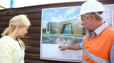 В Краснограде продолжается строительство физкультурно-оздоровительного комплекса (фото)