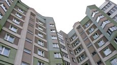 В Харькове мужчина упал с 8 этажа многоэтажки