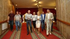 Зарплата работников ХНАТОБа будет повышена в соответствии с национальным статусом (видео)