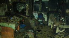 Пожарные из горящего жилого дома спасли пенсионера (фото)
