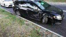 На Ахсарова водитель с признаками опьянения сбил рекламную конструкцию