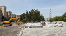 В сквере у Госпрома можно будет лежать на газонах