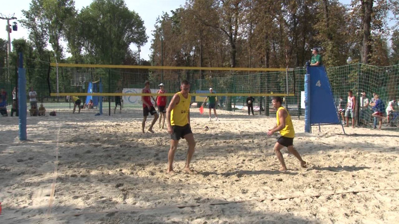 В Харькове продолжается Кубок Украины по пляжному волейболу (видео)