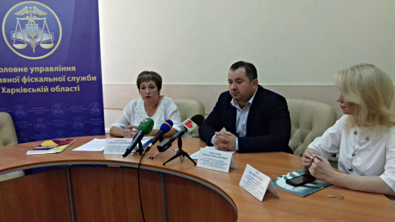 650 жителей Харьковской области ездят на VIP-авто