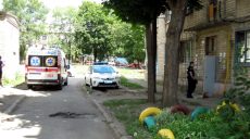 Харьковчанин ударил ножом соседку по «коммуналке» и ее подругу
