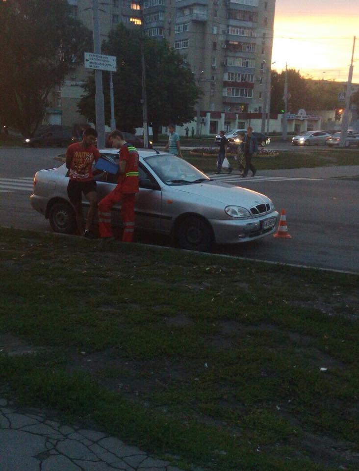 В Харькове водитель «Ланоса» сбил двух детей