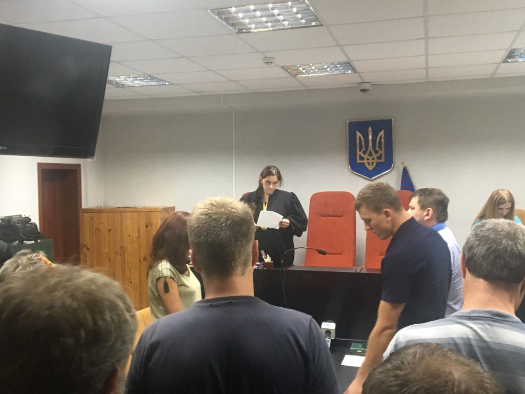 Водителя, сбившего на проспекте Гагарина коляску с малышом, взяли под стражу на 2 месяца без возможности внести залог (видео)