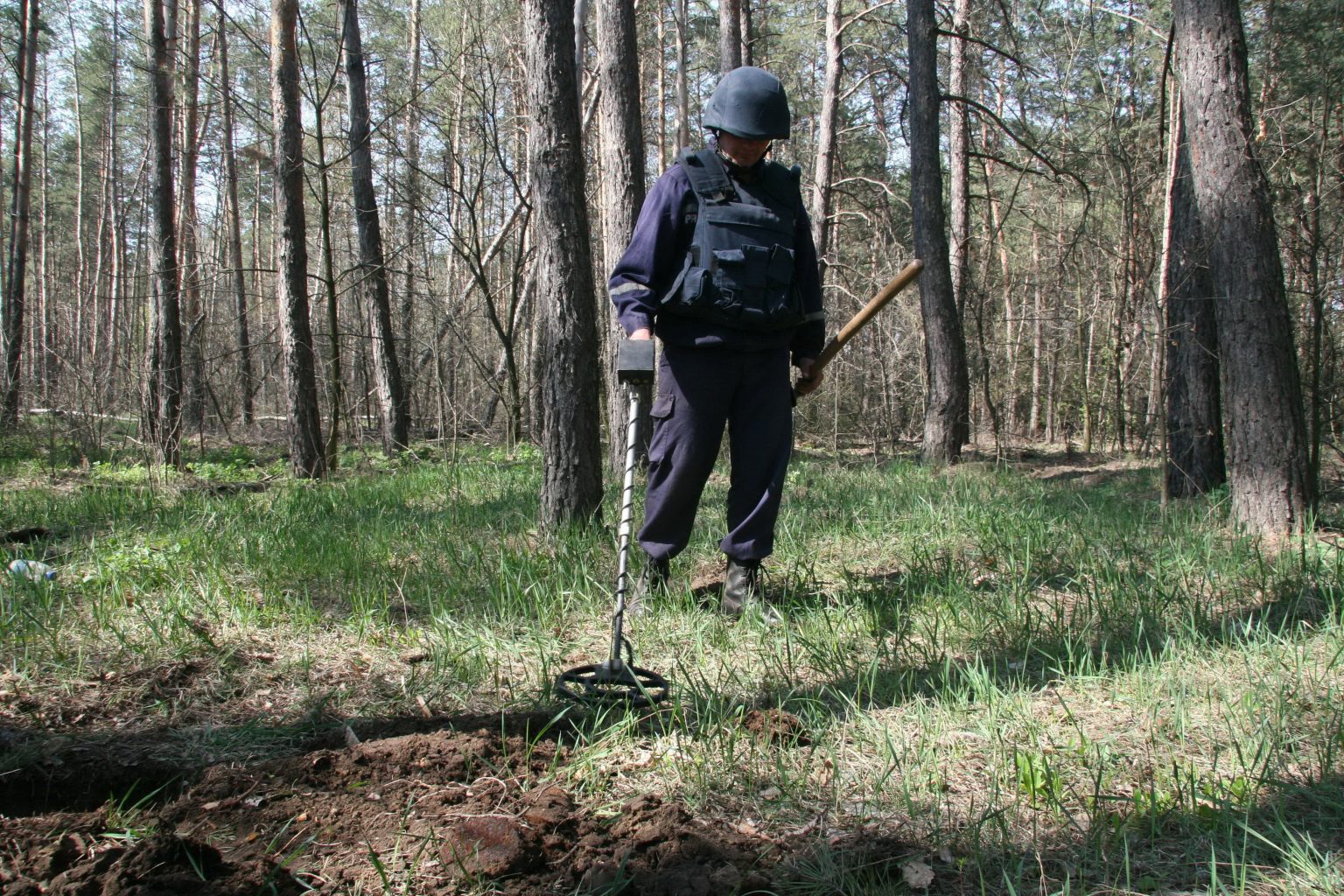 Пиротехники обезвредили шесть взрывоопасных предметов в Харьковской области