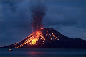 На Гавайях произошло извержение вулкана: более 20 человек пострадало