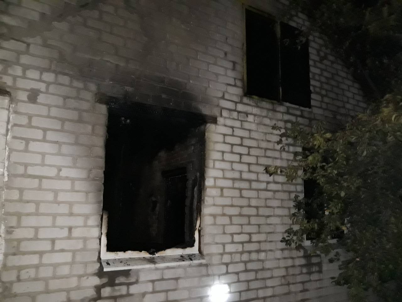 Из-за курения в постели у жителей Харьковской области сгорел дом (фото)