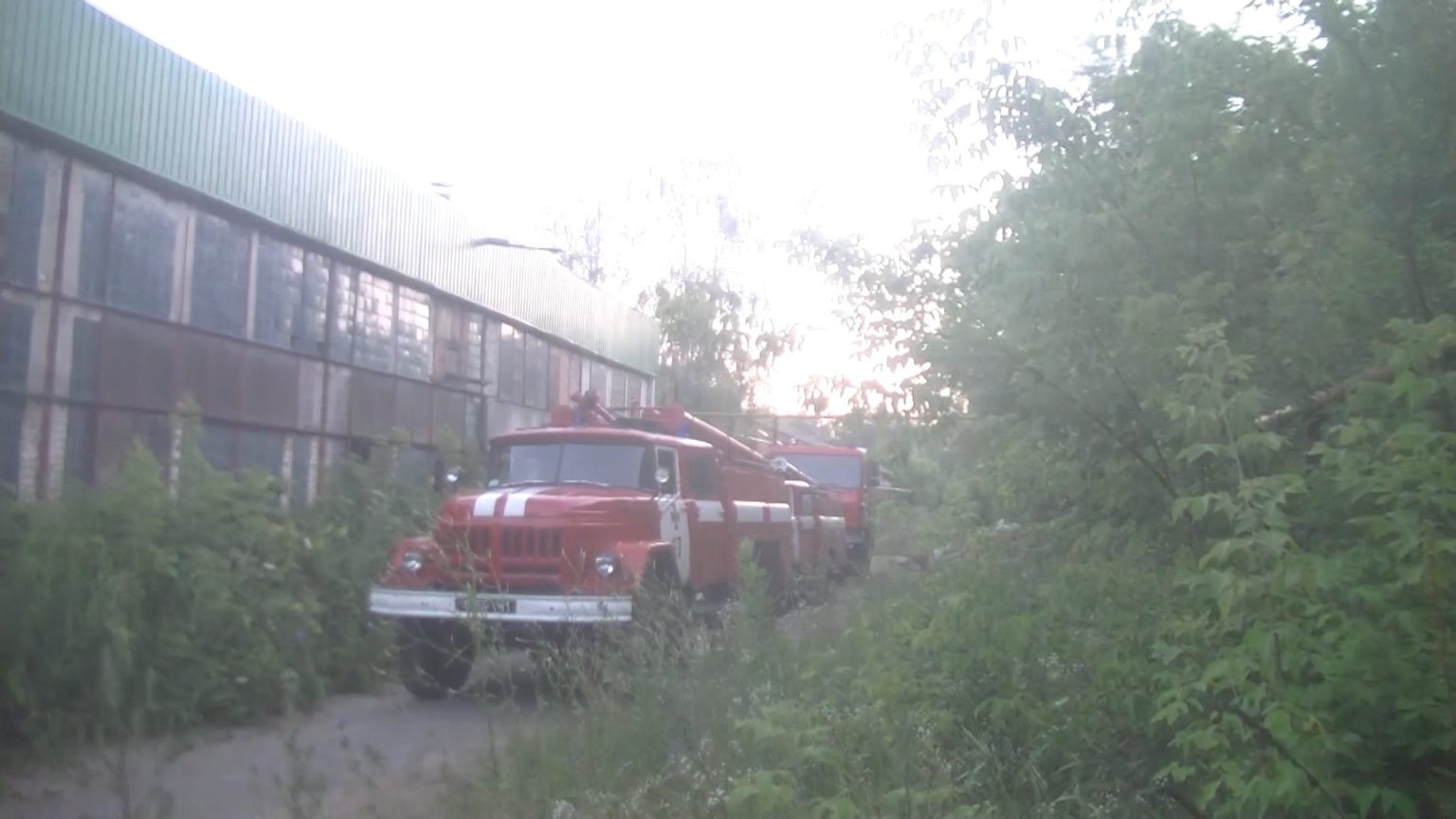 В Харьковской области во время пожара на заводе погиб мужчина (фото)