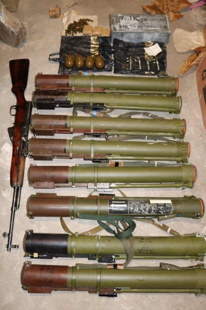 В Харькове задержали торговцев оружием с фронта (фото)