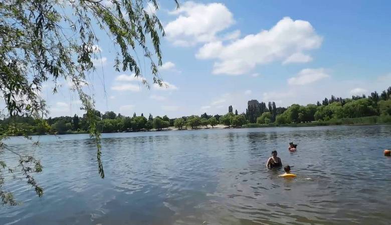 На Харьковщине назвали два водоема, где не рекомендуется купаться