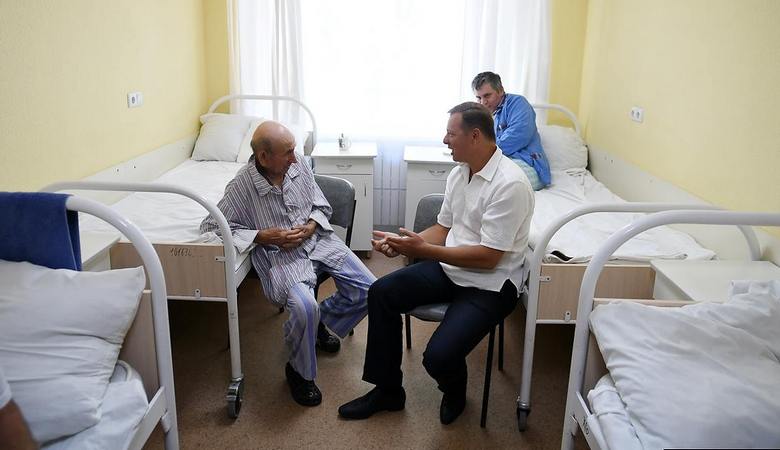 «Не забывать о павших и живым помогать». Ляшко проведал харьковских ветеранов