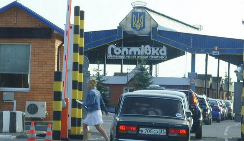 Россия не пропускает украинские автомобили, на Гоптовке образовалась гигантская пробка