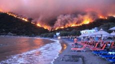 Число жертв пожаров в Греции достигло 97 человек