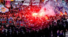 В германском городке прошли массовые протесты против мигрантов: есть пострадавшие